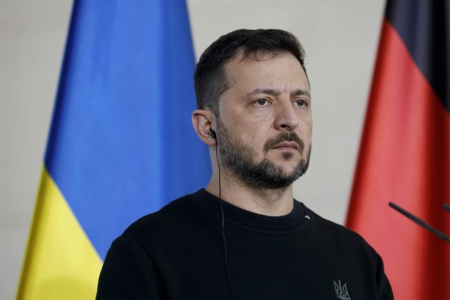 Yolsuzlukla mücadele kurumlarını zayıflatan bir yasanın ardından Ukrayna'da Zelensky'ye karşı büyük protestolar