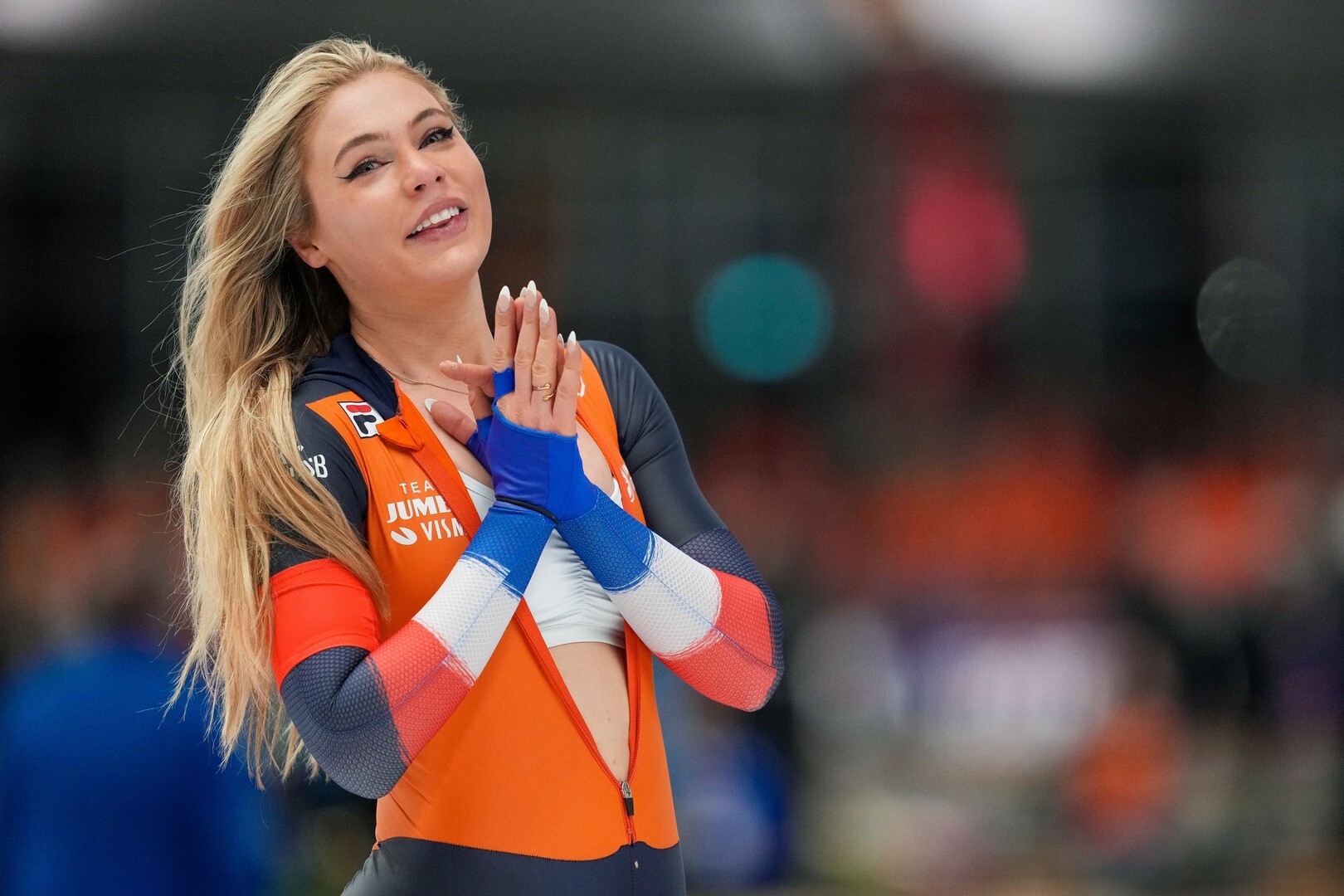 Jutta Leerdam kadınlar 1000m yarışında yeni Olimpiyat rekorunu kırdı, Hollanda iki madalya kazandı