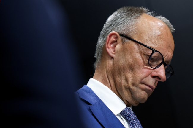 Almanya, öz silahını inşa etmeden Fransız ve İngiltere atomik silahlarını caydırıcılık için kullanmayı araştırıyor