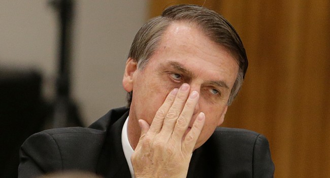 Bolsonaro, hapis cezasını azaltmak için kitaplara yöneliyor
