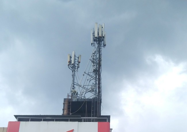 Gazze, kara saldırıları yoğunlaşırken telekom kesintisiyle karşı karşıya