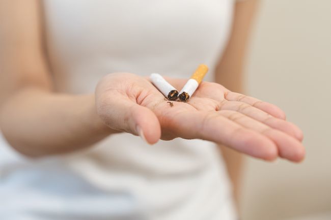 Birleşik Krallık, 2008'den sonra doğan herkes için ömür boyu tütün satın alma yasağını onayladı ve her yıl sigara alma için yasal yaş artırdı