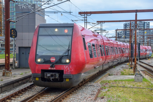 Kopenhag'ın kuzeyinde iki tren çarpıştı ve 5 kişi ağır şekilde yaralandı