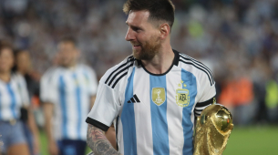 Leo Messi bu Dünya Kupası'nda daha fazla gol ve asistle katkı sağladı... Yarı yürüyerek