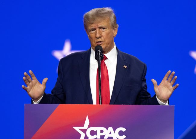 Trump, İran'la nükleer bir anlaşmayı "cehennemi bombalamak" yerine tercih ettiğini söyledi