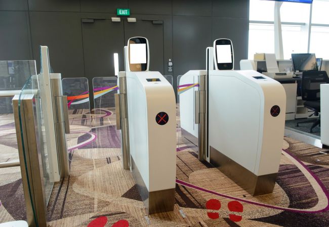 Amerika Birleşik Devletleri, 2026 Dünya Kupası'nı göz önünde bulundurarak havalimanına elektronik kapılar kurmaya başladı