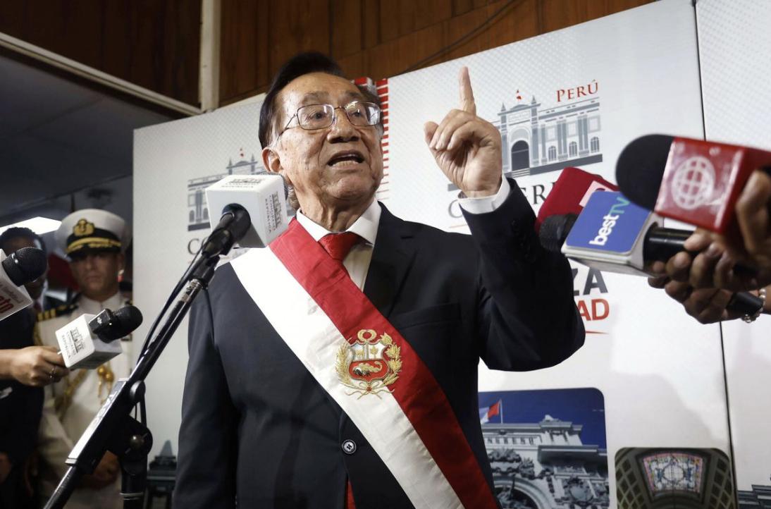 José María Balcázar, on yıl içinde Peru'nun 8. cumhurbaşkanı oldu