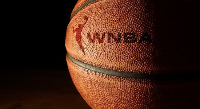 Son haftalarda transgender tartışmasının WNBA'yi nasıl ateşe verdiği
