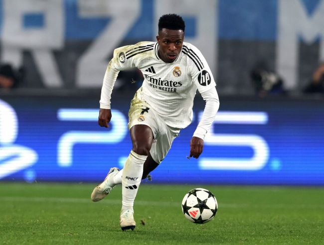 Vinícius Jr. "sadece uzun süre Real Madrid'de kalmayı düşünüyor"