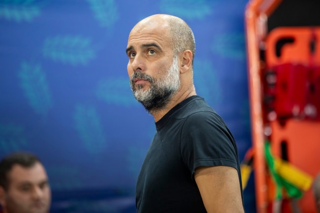 İtalya Futbol Federasyonu, Pep Guardiola'yı baş antrenör olmaya ikna etmek için Barselona'ya gitti