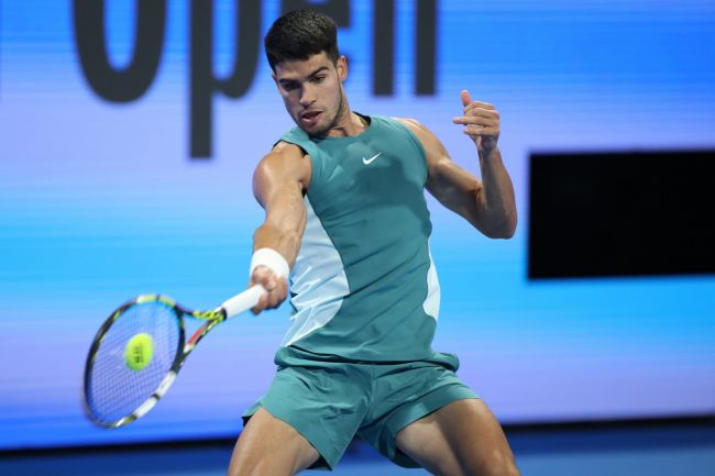 Carlos Alcaraz ve Alexander Zverev Avustralya Açık'a galibiyetlerle başladı