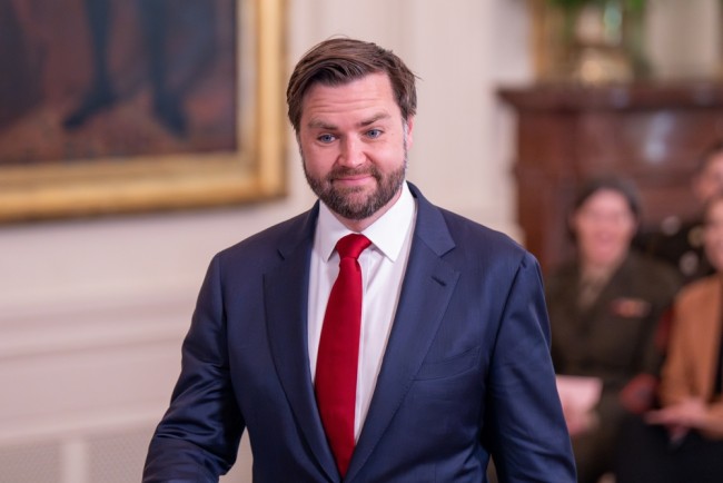 Vance, Demokratlarla görüştükten sonra ABD'nin "kapanmaya doğru gittiği" konusunda uyardı