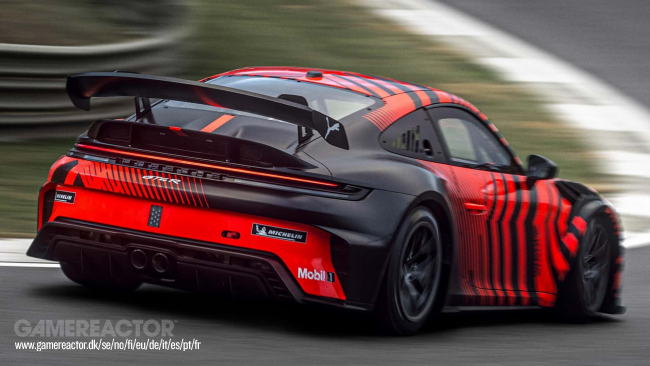 Porsche yepyeni bir 911 yarış arabasını tanıttı