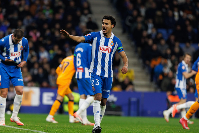 LaLiga maçında Elche ile Espanyol arasındaki maçta Rafa Mir'in Omar El Hiali'ye hakaret etmesi üzerine ırkçılığa karşı protokol devreye girdi