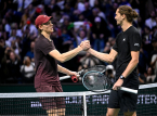 Alexander Zverev, Jannik Sinner'ı "&ccedil;ok benzer seviyede" oynamasına rağmen "d&uuml;nyanın en iyi oyuncusu" olarak g&ouml;r&uuml;yor