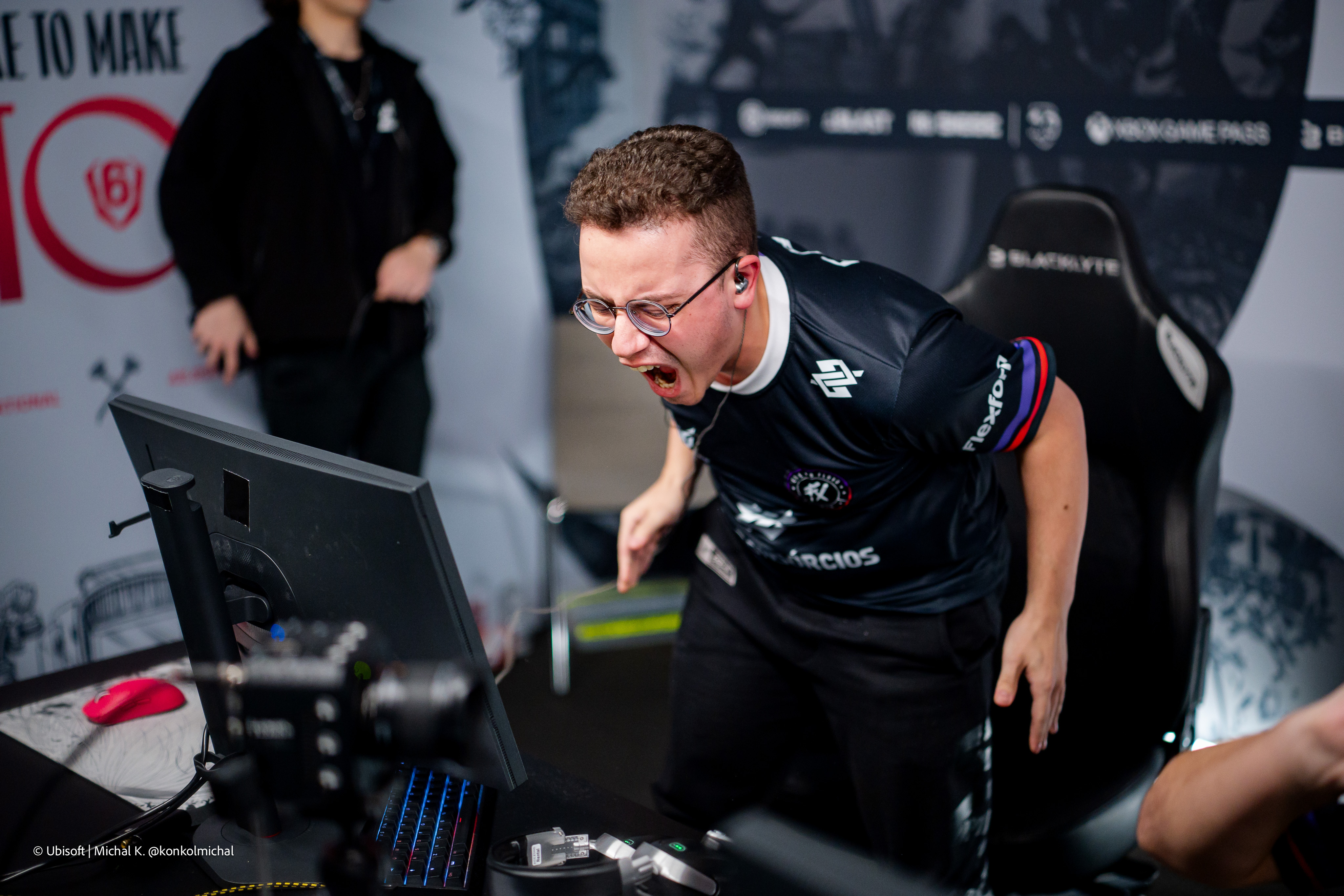 Six Invitational 2026: Weibo Gaming ve Spacestation altı takım kalırken elendi