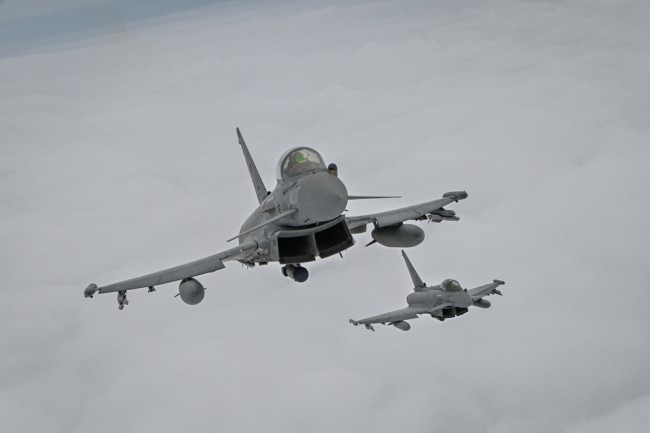 Birleşik Krallık savaş uçakları Polonya üzerindeki NATO devriyelerine katıldı