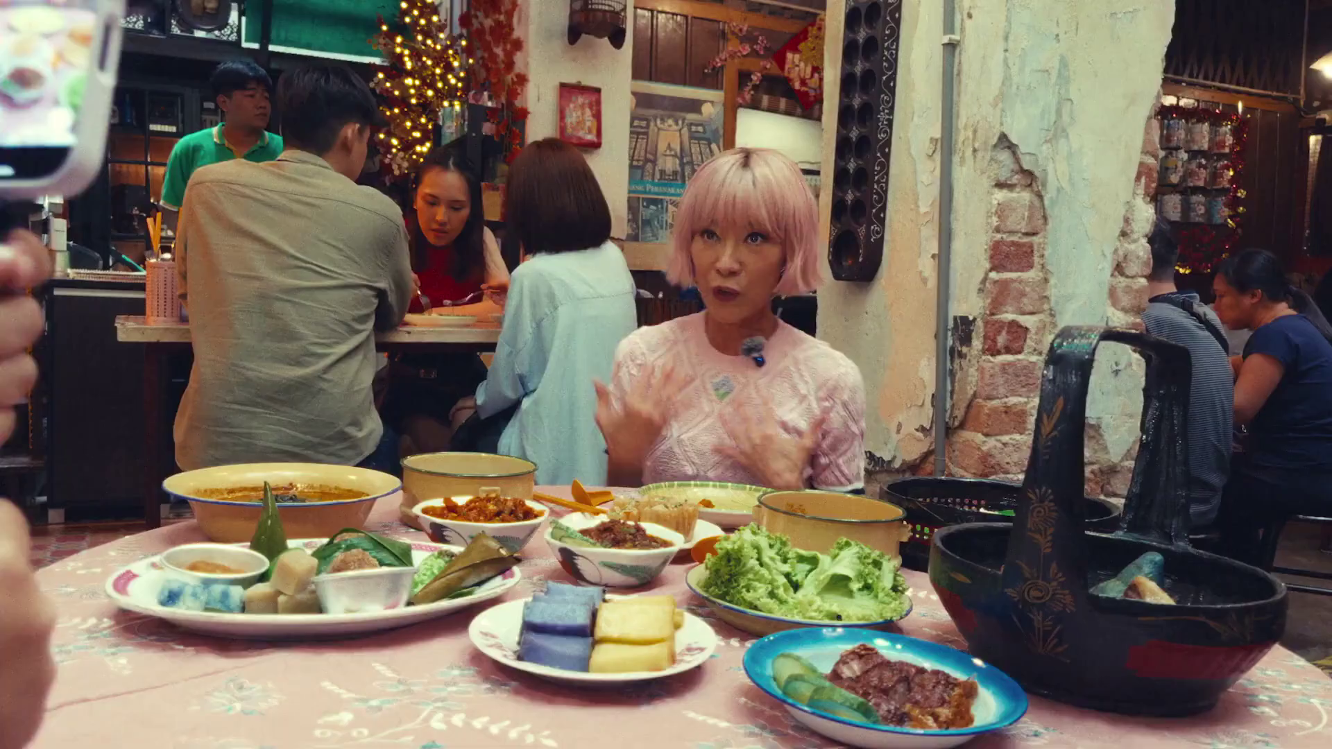 Michelle Yeoh, Sandiwara filminde Michelle Yeoh, Michelle Yeoh ve Michelle Yeoh ile birlikte başrolde yer alıyor