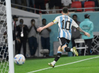 Leo Messi hat-trick yaptı ve D&uuml;nya Kupası rekorunu kırmızı kartla kırdı