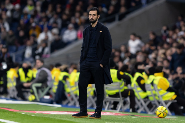 Real Madrid oyuncuları ve Arbeloa bir teoriye sahip: hakem Camavinga'nın ikinci sarı kartı olduğunu unuttu