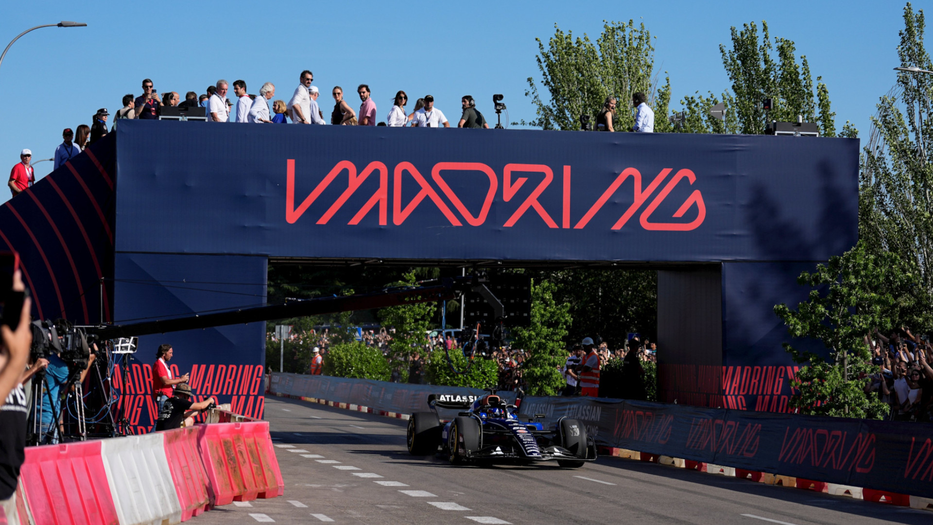 Madrid Formula 1 pistinde bir başka "Las Vegas kanalizasyon kazası" yaşanmasını önlemek için daha düşük seviyeli bir yarış yapılacak