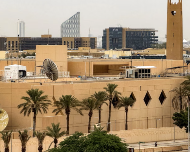 Çatışmanın 4. günü: İran insansız hava araçları Riyad'daki ABD büyükelçiliğine vurdu, İsrail Lübnan'a asker gönderdi