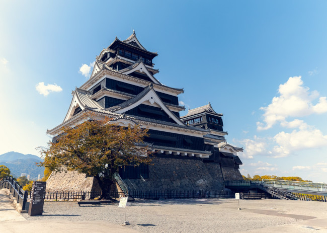 Japonya'da Kumamoto'da 7.1 büyüklüğünde deprem yaşandı, yaralanmalar, tahliye ve yıkım raporları