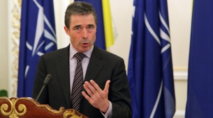 Eski NATO şefi, Avrupa'nın Grönland konusunda Trump'ı yatıştırmayı bırakması gerektiği konusunda uyarıyor