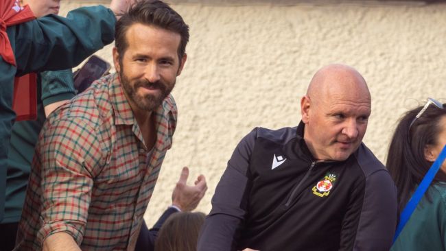 Ryan Reynolds'ın Wrexham'ı bu hafta sonu on yıllar sonra ilk kez ikinci lige dönebilir
