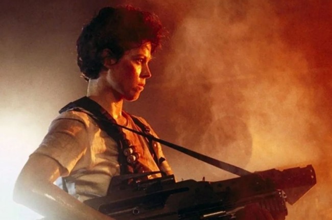 Sigourney Weaver sonunda Neill Blomkamp'ın Alien Devam Filmine ne olduğunu açıklıyor