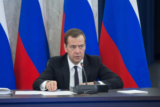 Medvedev, Trump "deli rota" sürdürürse ÜÇÜNCÜ DÜNYA SAVAŞI "kesinlikle başlayacak" diye uyarıyor