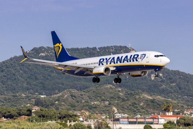 Ryanair, çevrimiçi bilet satıcılarını engelleme taktikleri nedeniyle 256 milyon € para cezası aldı