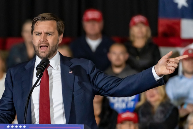 Vance, Trump'ın uzun süren İran savaşına "izin vermeyeceğini" ısrarla belirtiyor
