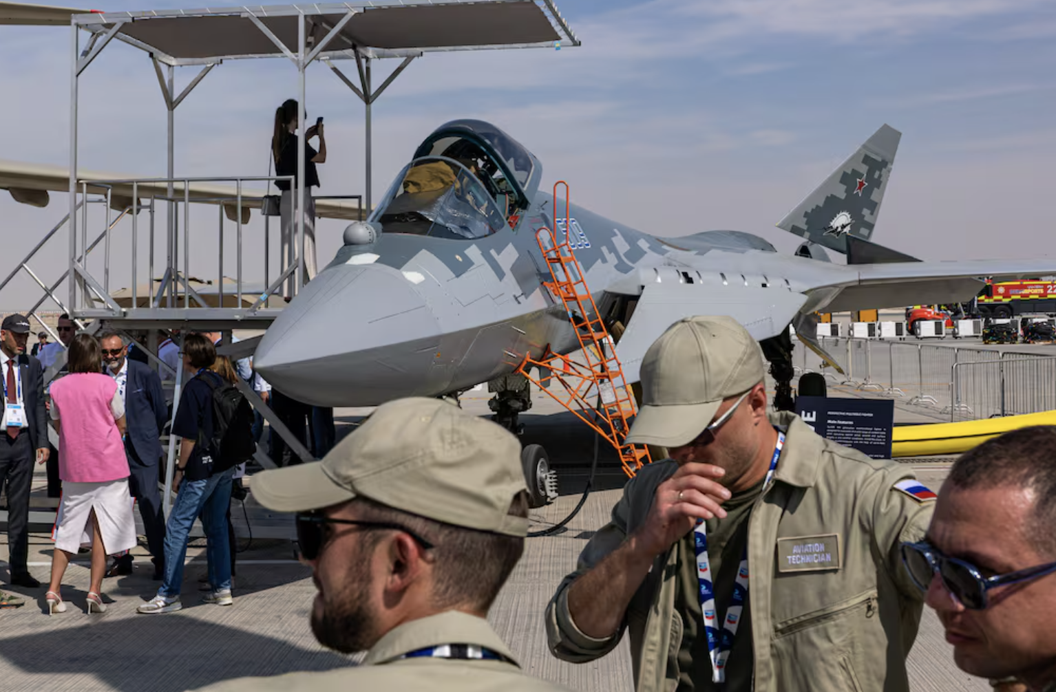 Kuzey Afrika'da patates çiftçisi tarafından çekilen Rus gizli jetleri, ilk Su-57 ihracat teslimatını öneriyor