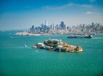 San Francisco K&ouml;rfezi'nde devrilen teknenin ardından birinin &ouml;ld&uuml;ğ&uuml; doğrulandı ve birka&ccedil; kişi kayıp oldu