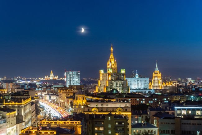 Rusya, on yıl içinde Ay'da nükleer santral inşa etmeyi planlıyor