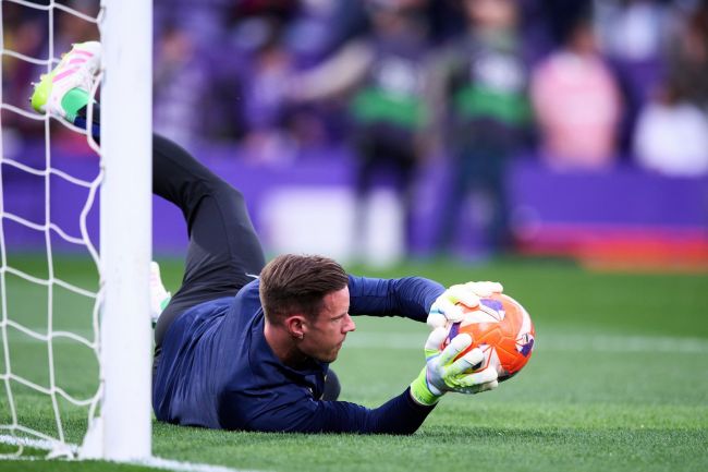 Hansi Flick, Marc André-ter Stegen'in Girona'ya kiralık olarak kaldıktan sonra Dünya Kupası'nda oynamasını umuyor.