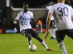Everton oyuncusu, takım arkadaşına tokat attığı i&ccedil;in kırmızı kart aldı, ancak menajeri "bunu olduk&ccedil;a seviyor"