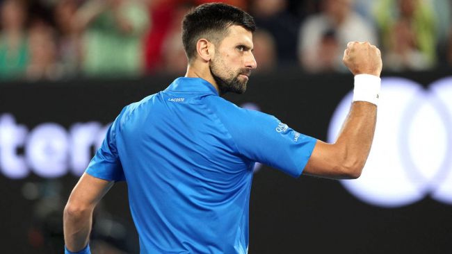 Djokovic, Avustralya Açık yarı finalleri için destansı bir maçta Alcaraz'ı geçti