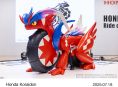 Pokémon Scarlet/Violet 'nin Koraidon'una benzemek için yapılmış çalışan Honda bisikletine bir göz atın