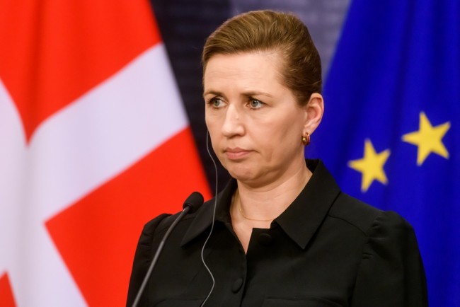 Mette Frederiksen, Rusya'nın Kopenhag ve Oslo havalimanlarını kapatan insansız hava aracı gözlemlerine katılımını "göz ardı edemez"