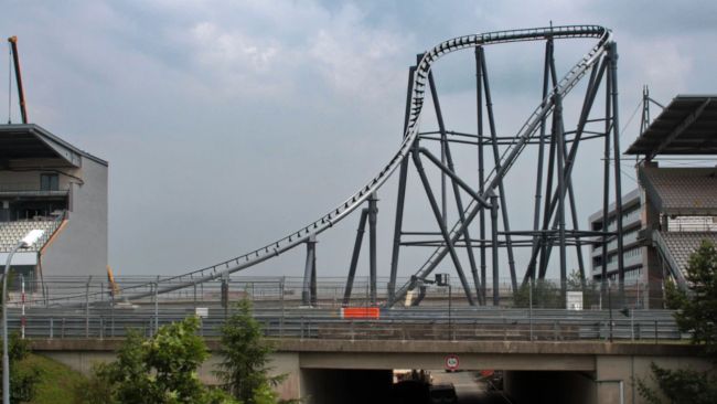 Nürburgring'deki ikonik ancak terk edilmiş roller coaster, 16 yıl sonra kısmen yıkılıyor