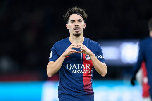PSG'nin Lyon'a kaybetmesi, Lens ile Ligue 1 şampiyonluk yarışının hâlâ açık olduğu anlamına geliyor