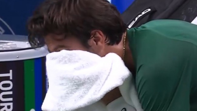 Alejandro Tabilo, Chengdu Açık'ta Lorenzo Musetti'yi şaşkına çevirdi, İtalyan oyuncu iki Şampiyonluk Puanı kaçırdıktan sonra gözyaşlarına boğuldu