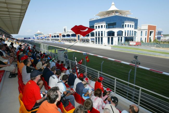 İstanbul'daki Türk Grand Prix'si, 2027-2031 yılları arasında Formula 1 takvimine geri döndü
