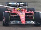 Lewis Hamilton, ikinci testinde Ferrari'siyle kaza yaptı ve araçtan zarar görmedi