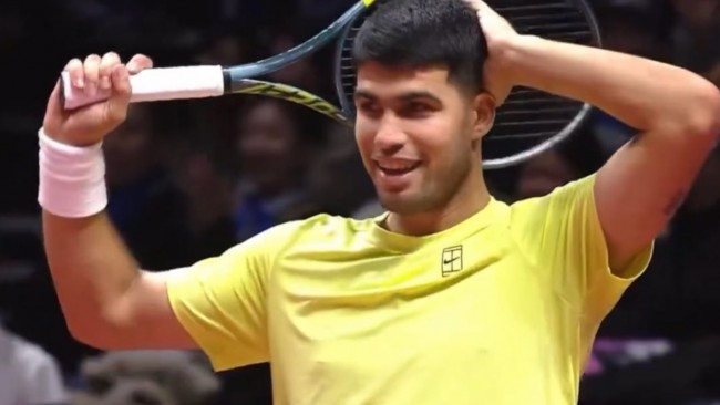 Carlos Alcaraz, Güney Kore'de yılın Jannik Sinner'ı ile ilk düelloyu kazandı