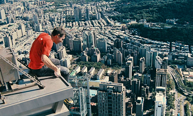 Skyscraper Live tam bir TV korkusu